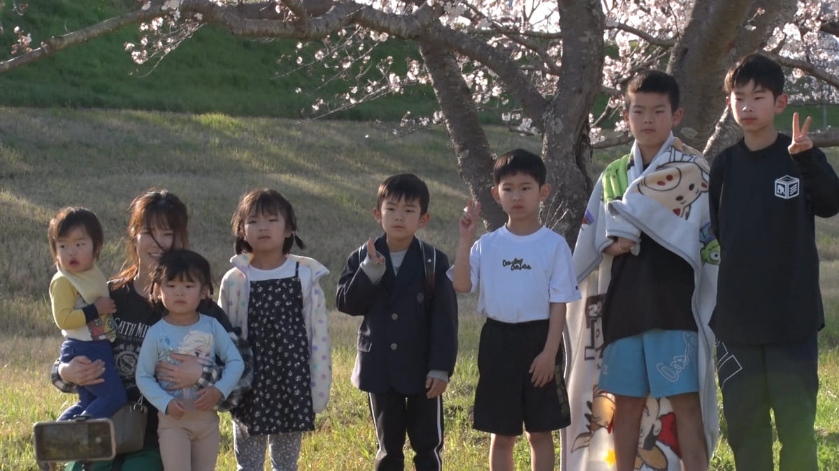 家族全員が笑顔の秘訣とは？『令和の9人大家族！あべさん家のみどりママ』第2弾独占配信決定
