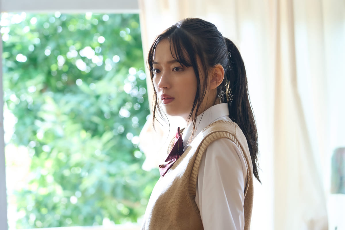 茅島みずきが狂気的な女子高生を演じる！