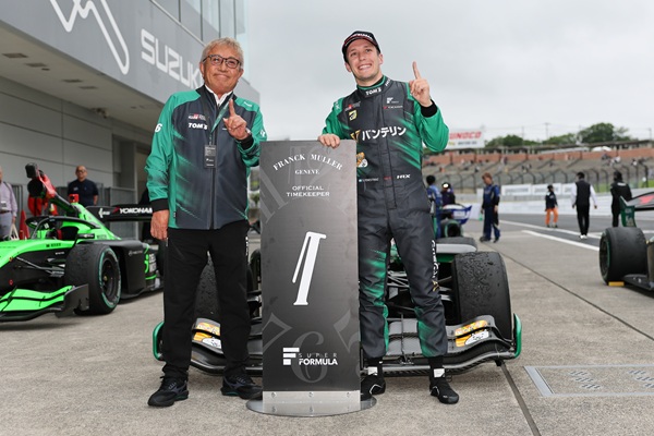 【SUPER FORMULA 2026】2レースともに劇的な結末に！　フェネストラズと福住が鈴鹿ラウンドを制する：Rd.4-5結果
