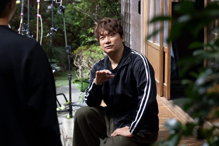 香取慎吾主演『日本一の最低男』舞台裏密着！『Hello Again』独占配信