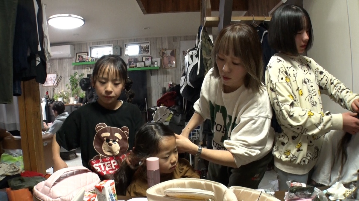 『密着!15人大家族うるしやま家 2026』場面カット